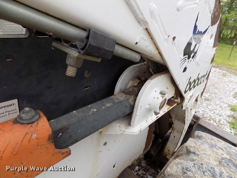 image for item A5061 2000 Bobcat 773 skid steer
