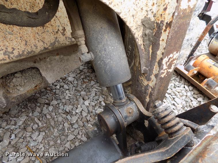 image for item A5061 2000 Bobcat 773 skid steer