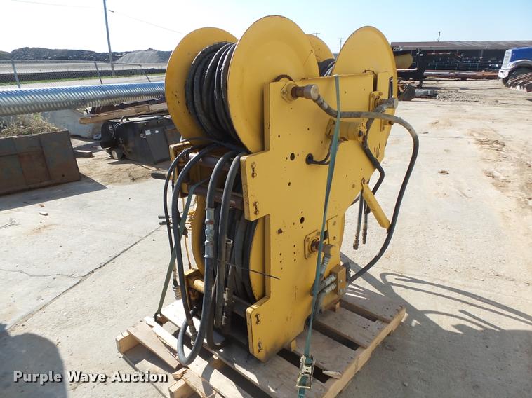 Hydraulic hose reel attachment in Lincoln, NE Item AU9576 sold Purple Wave