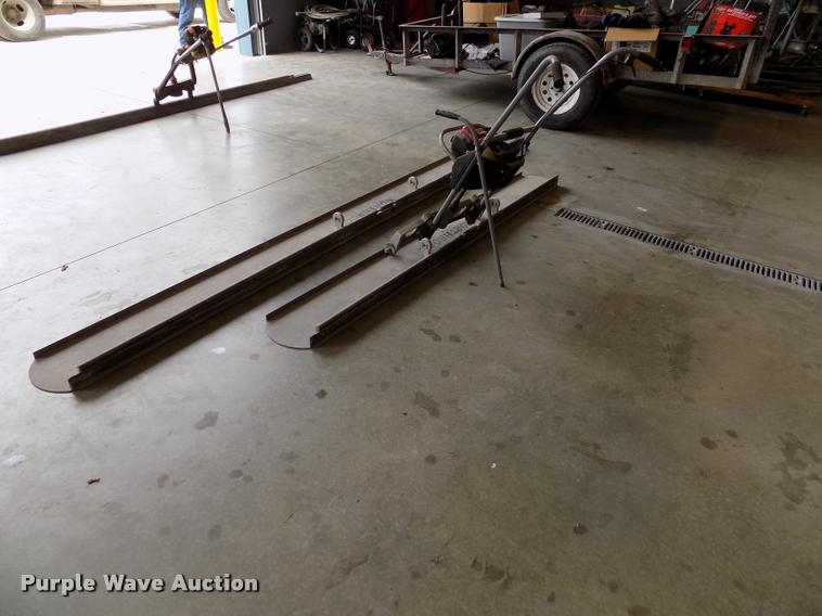 image for item BI9738 Northrock screed