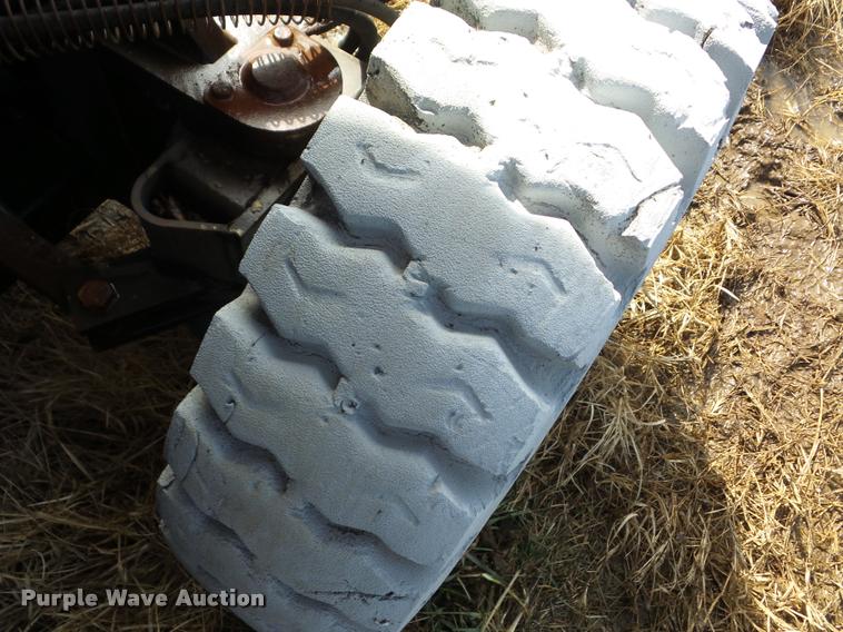 image for item BI9746 1999 Mec 3068ES scissor lift