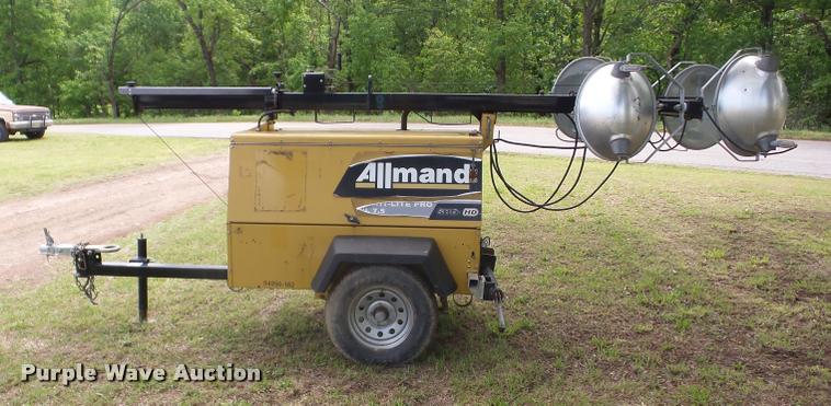 image for item BZ9731 Allmand Nite Light Pro light plant