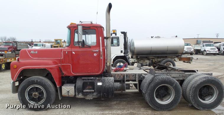 image for item CB9947 1980 Mack semi truck