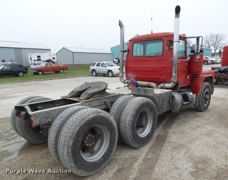 image for item CB9947 1980 Mack semi truck