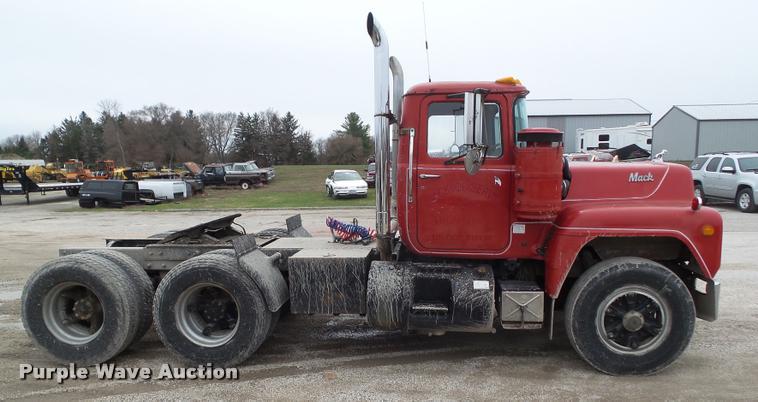 image for item CB9947 1980 Mack semi truck