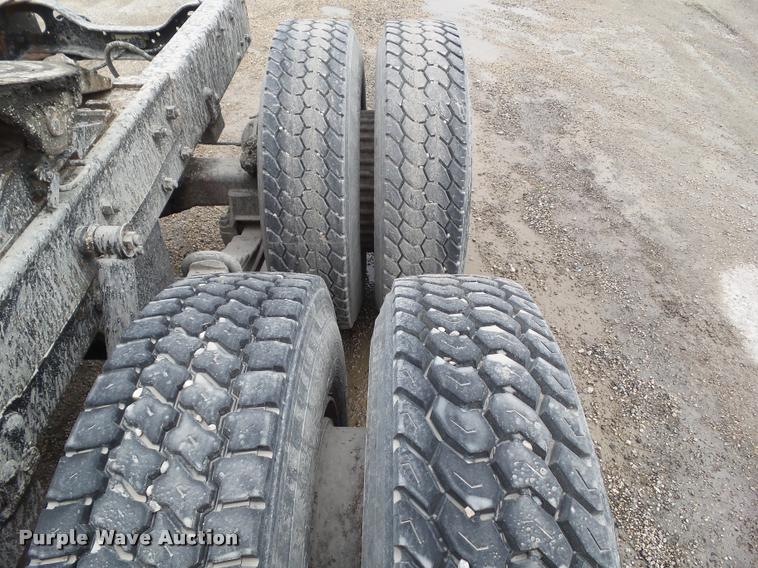 image for item CB9947 1980 Mack semi truck