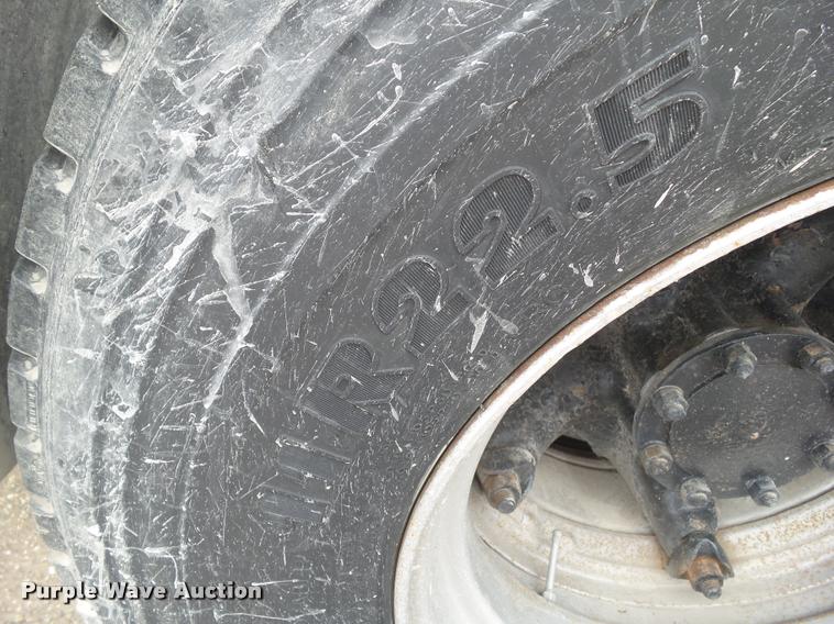 image for item CB9947 1980 Mack semi truck