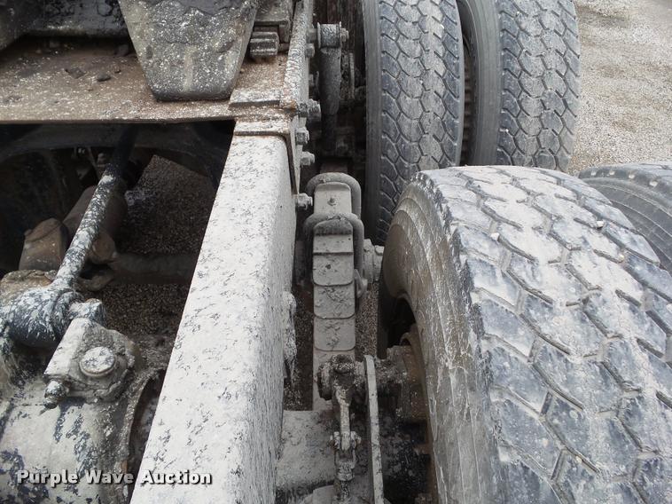 image for item CB9947 1980 Mack semi truck