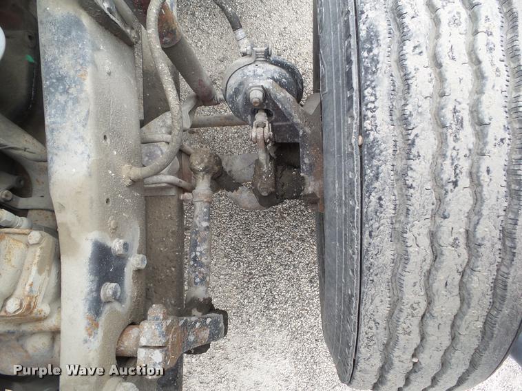 image for item CB9947 1980 Mack semi truck