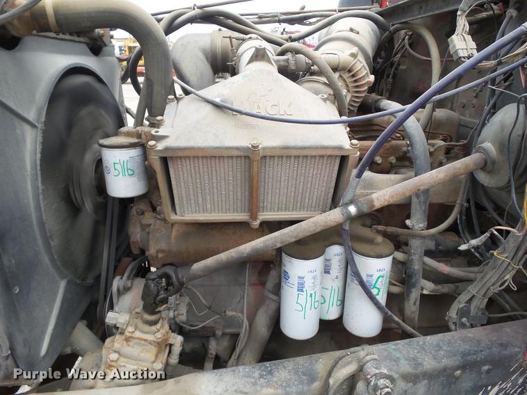 image for item CB9947 1980 Mack semi truck