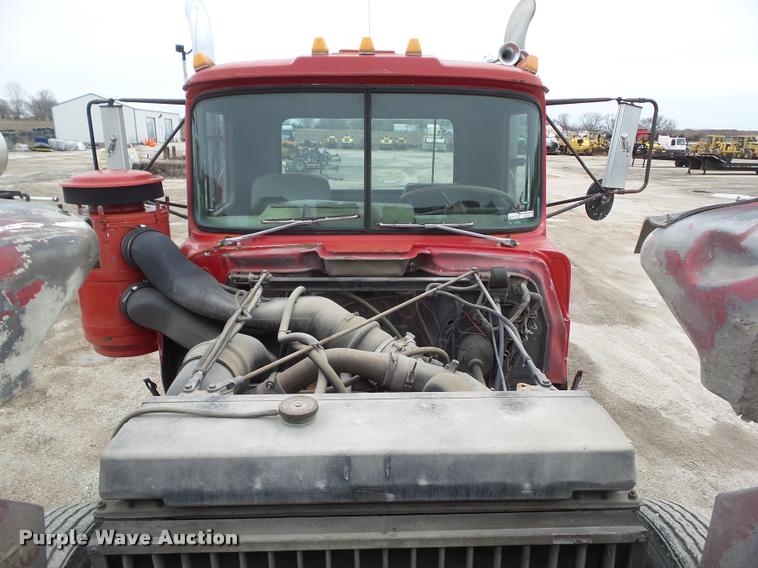 image for item CB9947 1980 Mack semi truck