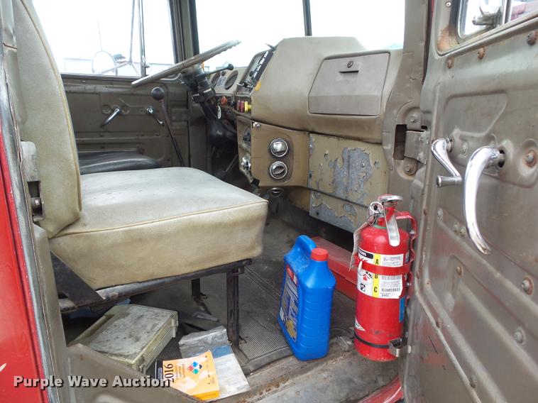 image for item CB9947 1980 Mack semi truck