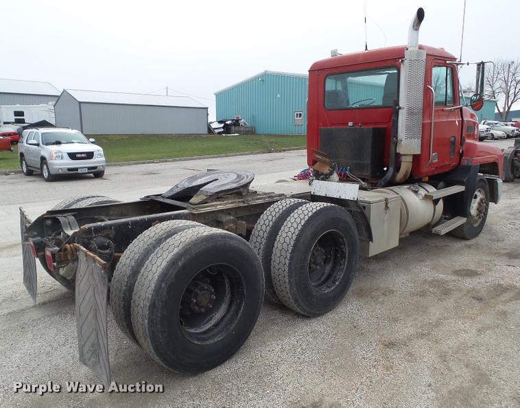 image for item CB9948 1992 Mack CH613 semi truck