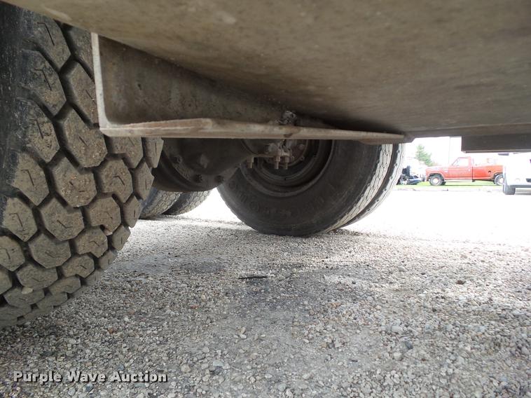 image for item CB9948 1992 Mack CH613 semi truck