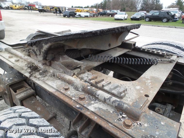 image for item CB9948 1992 Mack CH613 semi truck