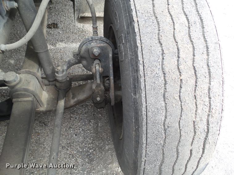 image for item CB9948 1992 Mack CH613 semi truck