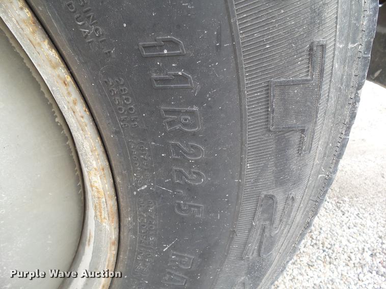 image for item CB9948 1992 Mack CH613 semi truck