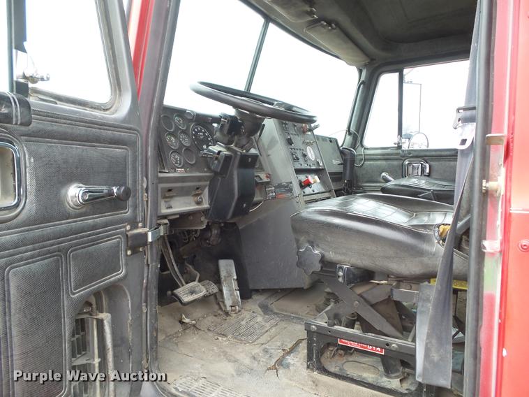 image for item CB9948 1992 Mack CH613 semi truck