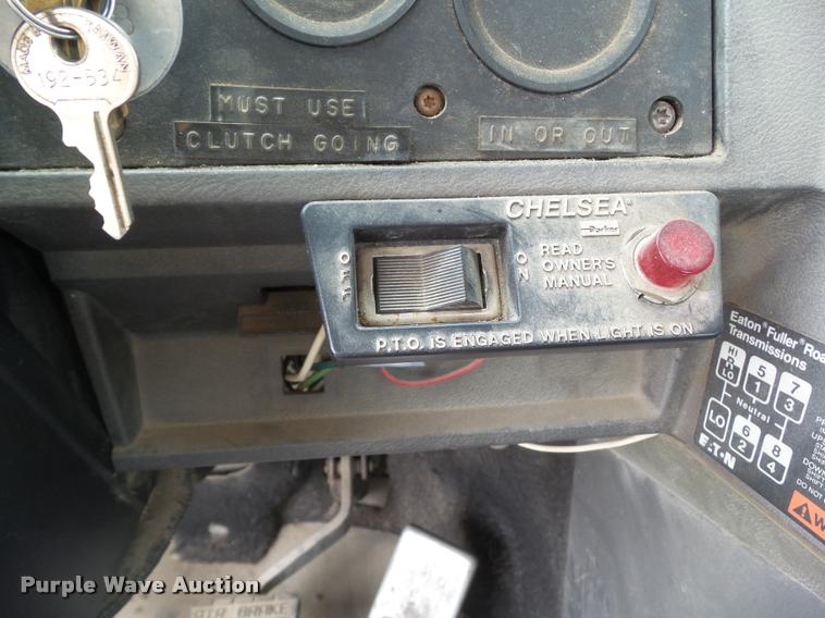 image for item CB9948 1992 Mack CH613 semi truck