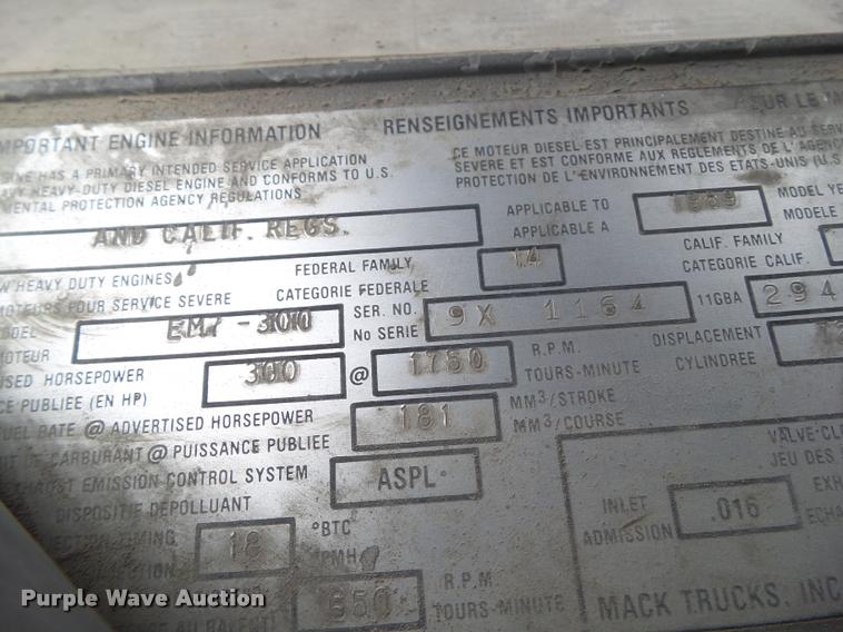 image for item CB9949 1990 Mack CH613 semi truck