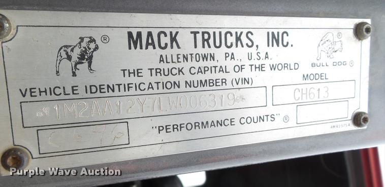 image for item CB9949 1990 Mack CH613 semi truck