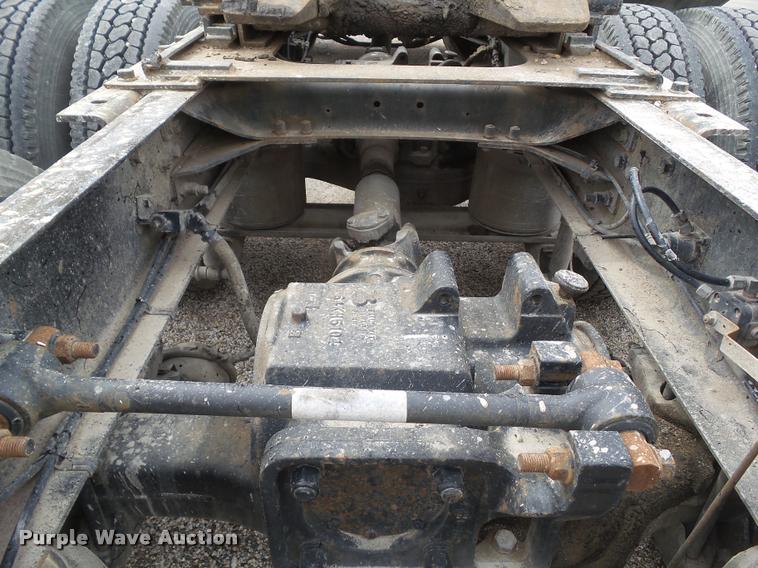 image for item CB9951 1996 Mack CH613 semi truck