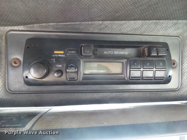 image for item CB9951 1996 Mack CH613 semi truck