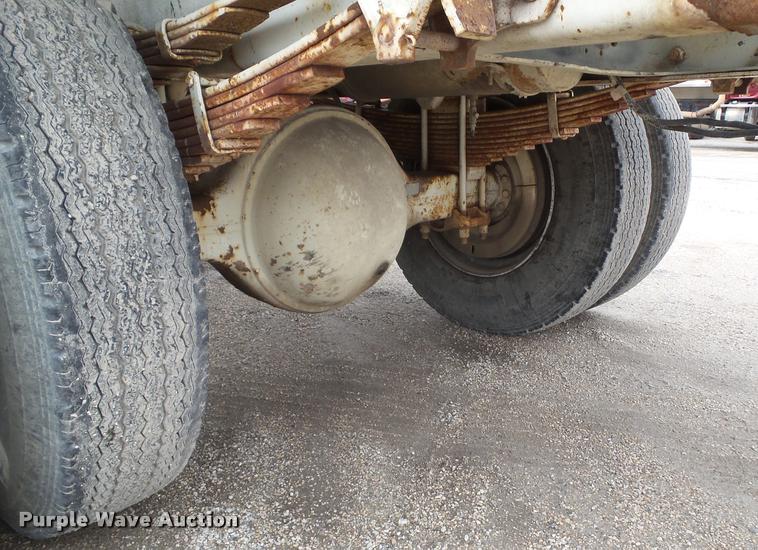 image for item CB9952 1994 Ford CF7000 tank truck