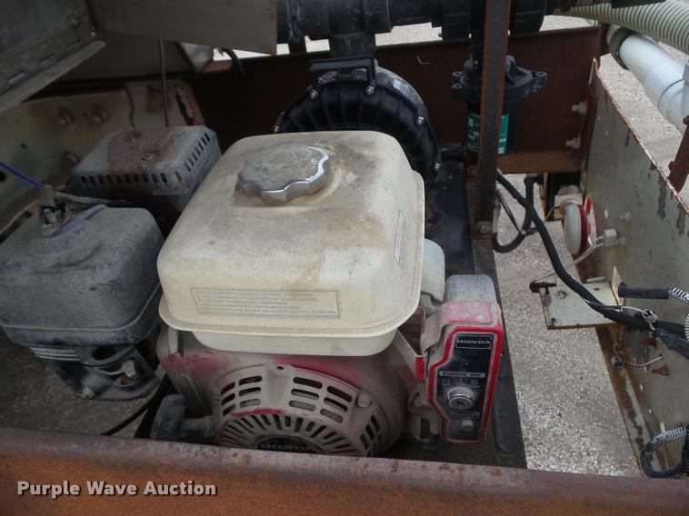 image for item CB9952 1994 Ford CF7000 tank truck