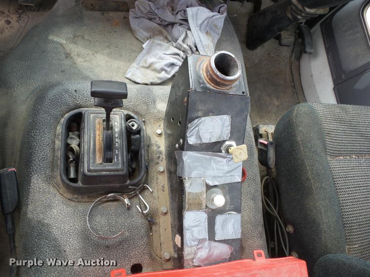 image for item CB9952 1994 Ford CF7000 tank truck