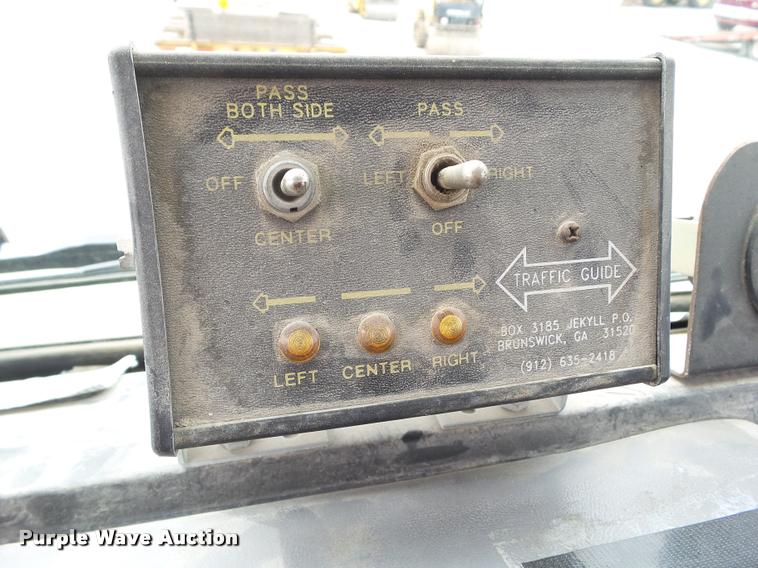 image for item CB9952 1994 Ford CF7000 tank truck