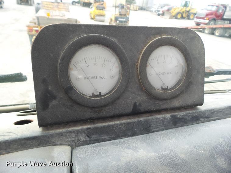 image for item CB9952 1994 Ford CF7000 tank truck