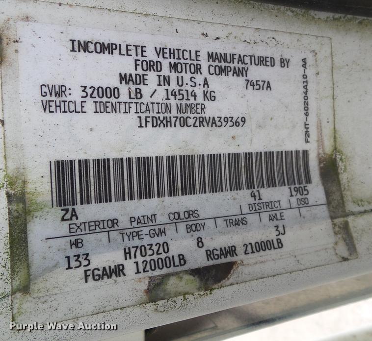 image for item CB9952 1994 Ford CF7000 tank truck