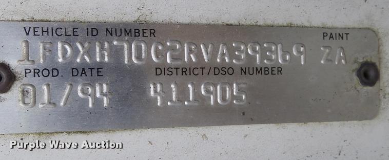 image for item CB9952 1994 Ford CF7000 tank truck