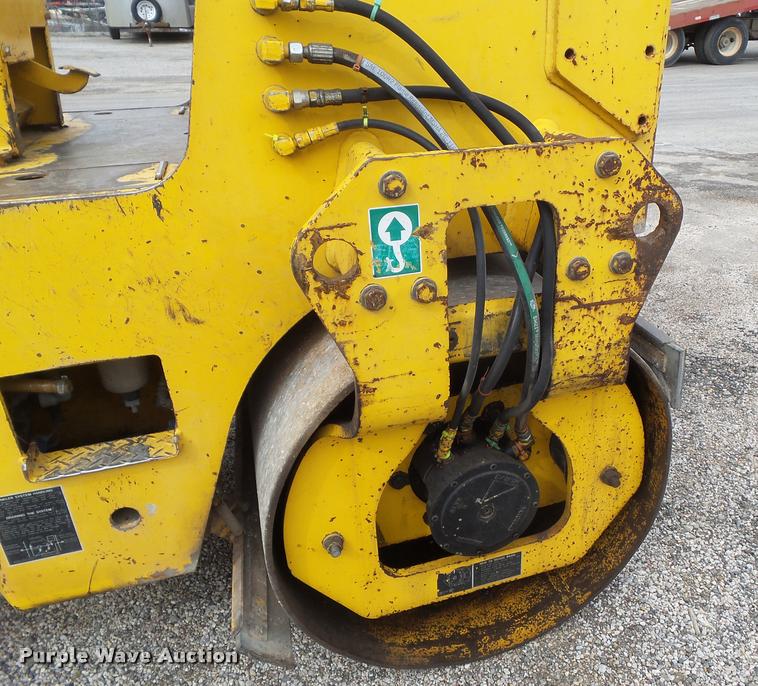 image for item CB9954 2001 Sakai SW320 double drum vibratory roller