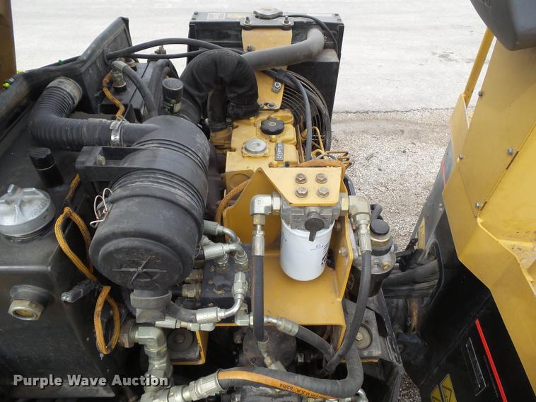 image for item CB9955 2004 Caterpillar CB-224E double drum vibratory roller