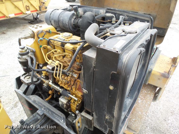 image for item CB9955 2004 Caterpillar CB-224E double drum vibratory roller