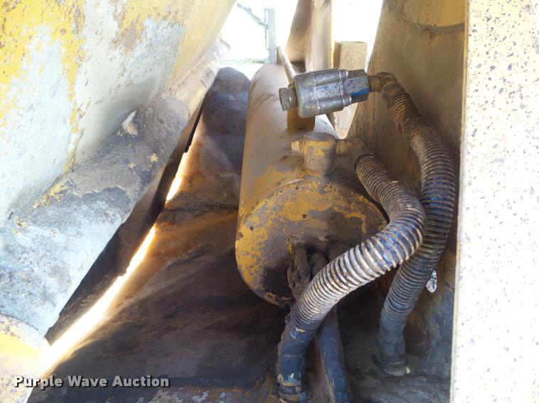 image for item CB9957 1995 Load King bottom dump trailer