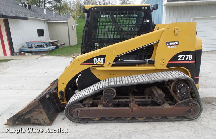 image for item CB9976 2005 Caterpillar 277B skid steer