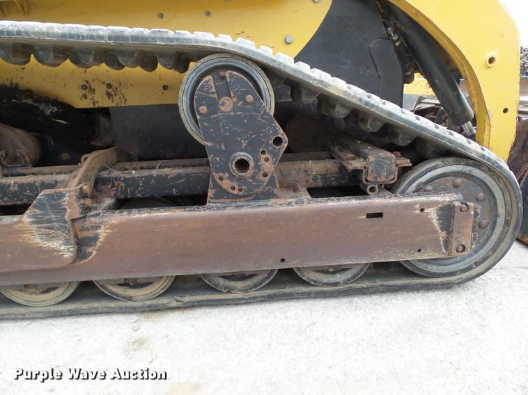 image for item CB9976 2005 Caterpillar 277B skid steer