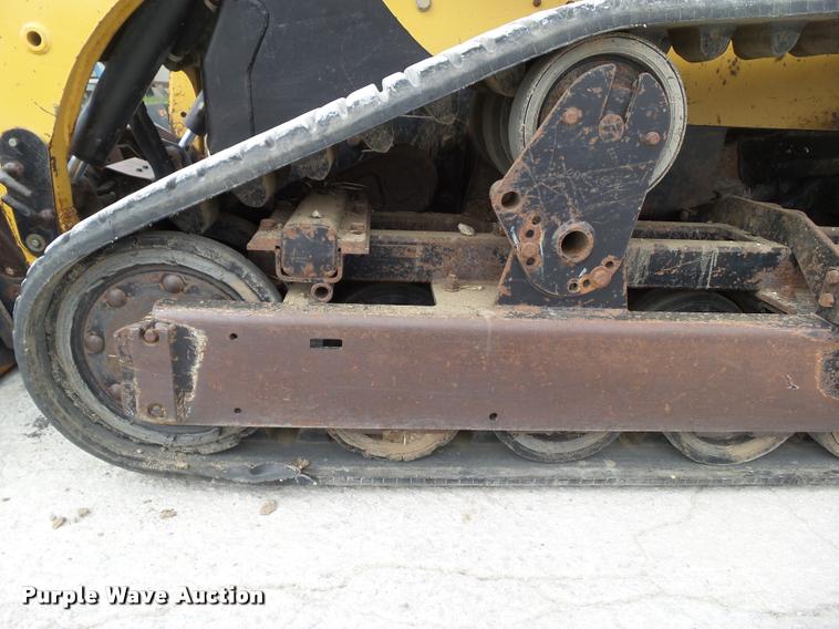 image for item CB9976 2005 Caterpillar 277B skid steer