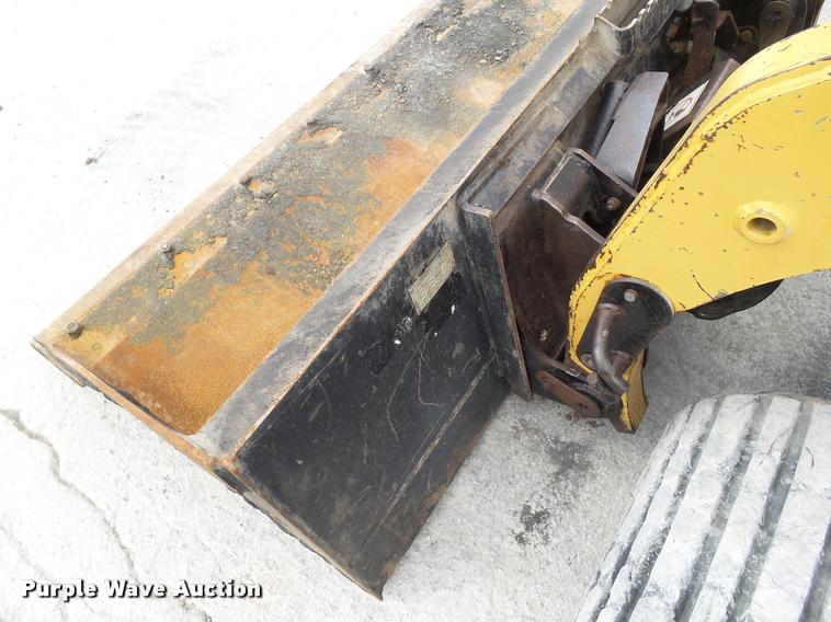image for item CB9976 2005 Caterpillar 277B skid steer