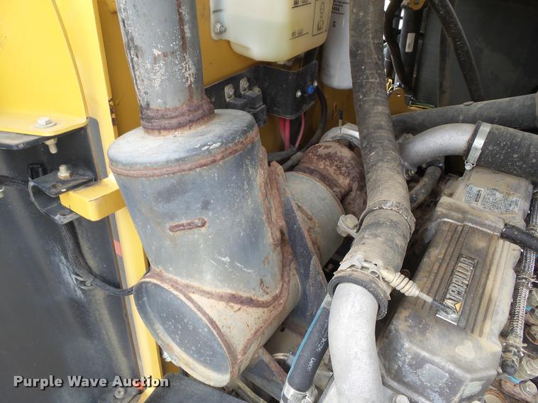 image for item CB9976 2005 Caterpillar 277B skid steer