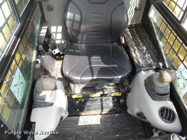 image for item CB9976 2005 Caterpillar 277B skid steer