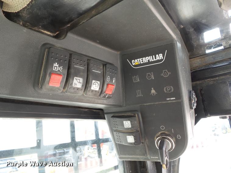 image for item CB9976 2005 Caterpillar 277B skid steer