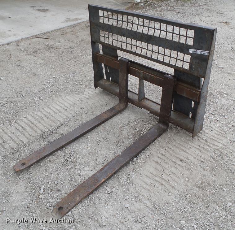 image for item CB9981 Skid steer pallet forks