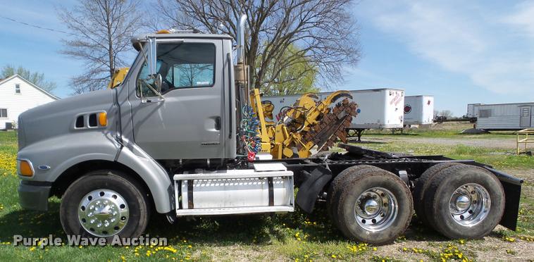 image for item CB9983 2000 Sterling AT9500 semi truck