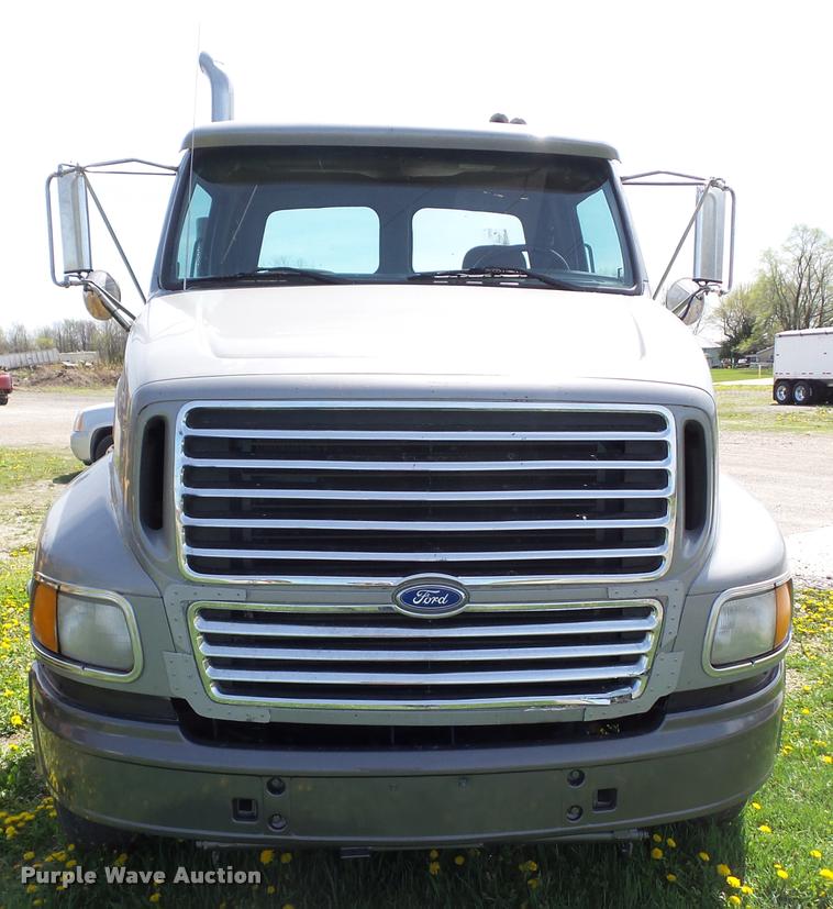 image for item CB9983 2000 Sterling AT9500 semi truck