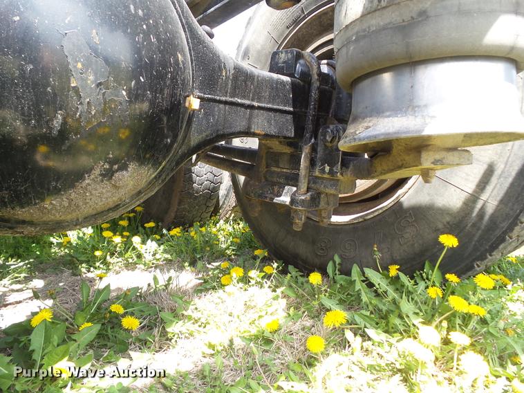 image for item CB9983 2000 Sterling AT9500 semi truck