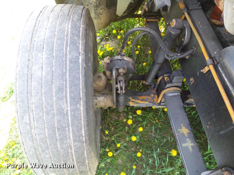 image for item CB9983 2000 Sterling AT9500 semi truck